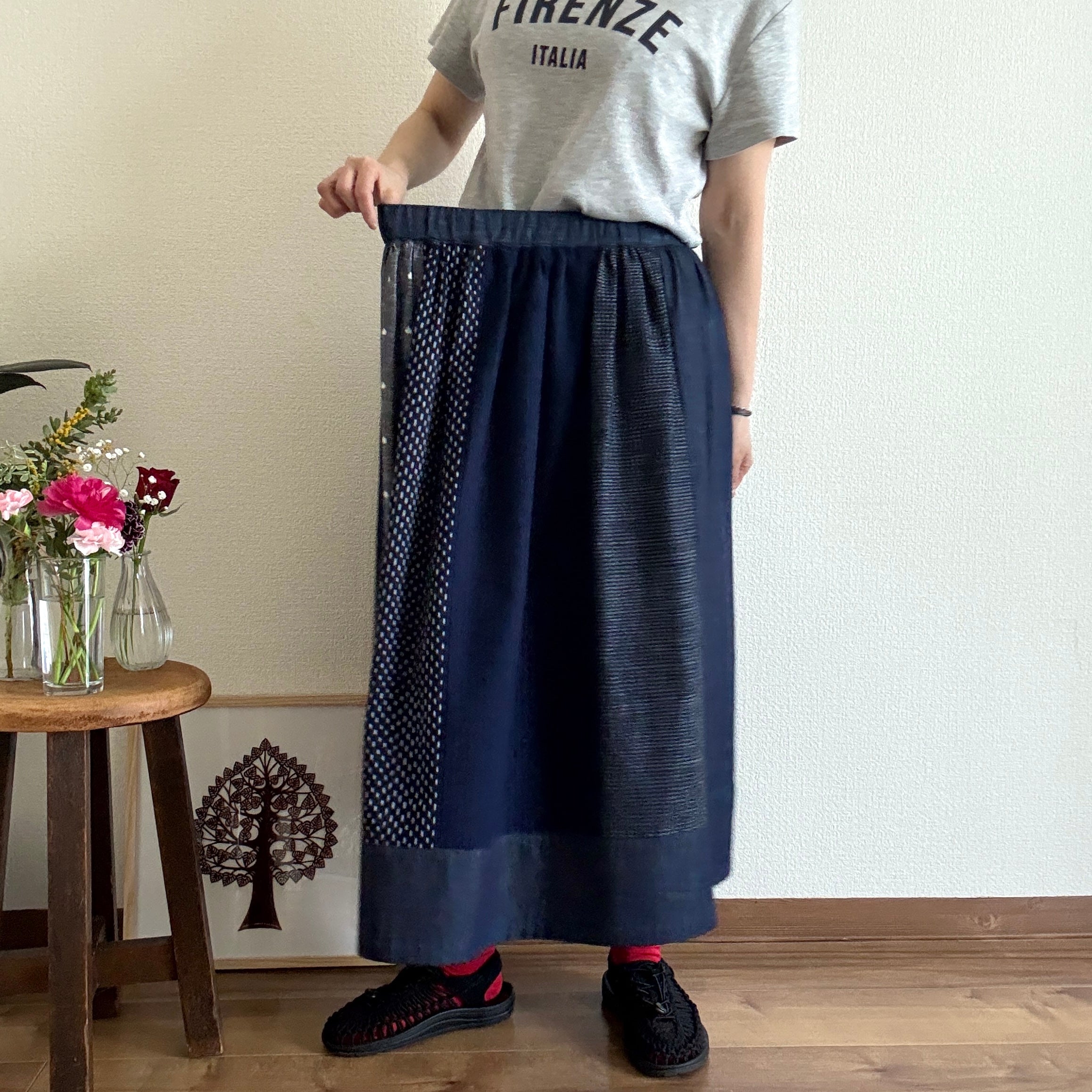 〈絣スカート〉縞絣とグレー水玉さん
