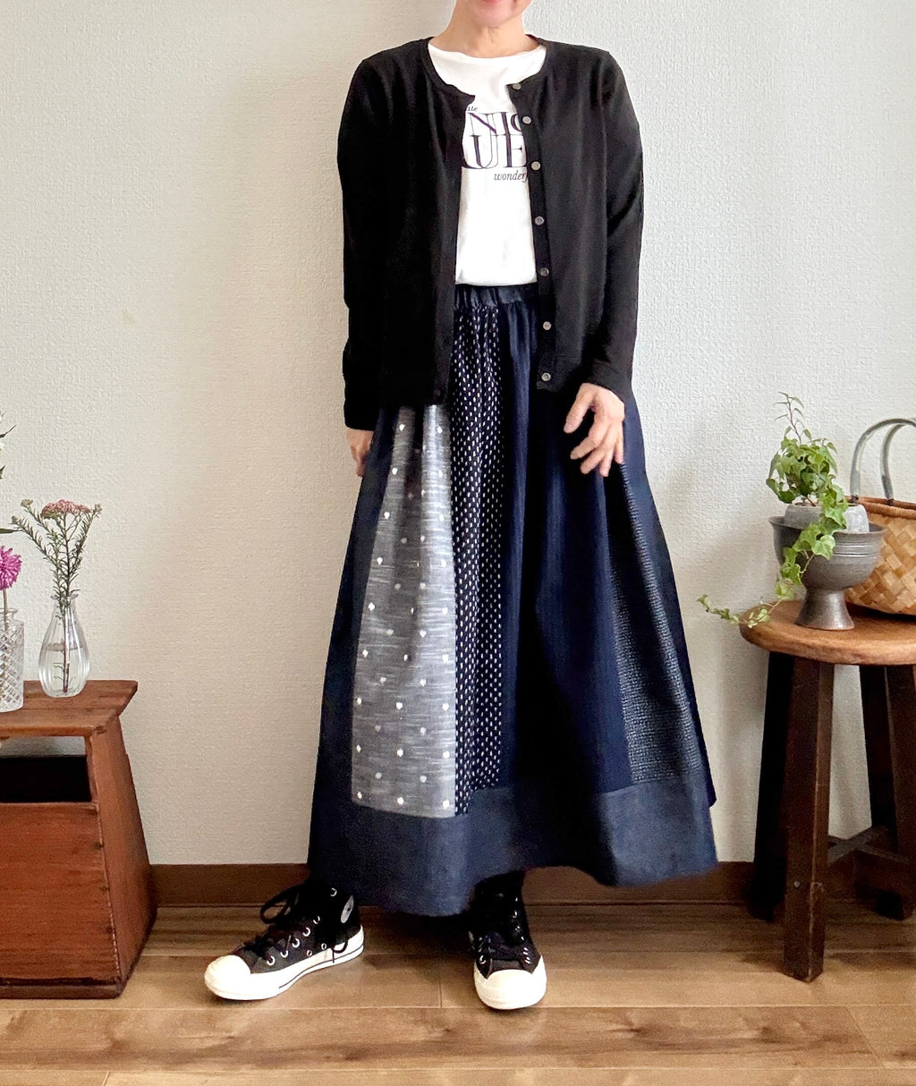 〈絣スカート〉縞絣とグレー水玉さん