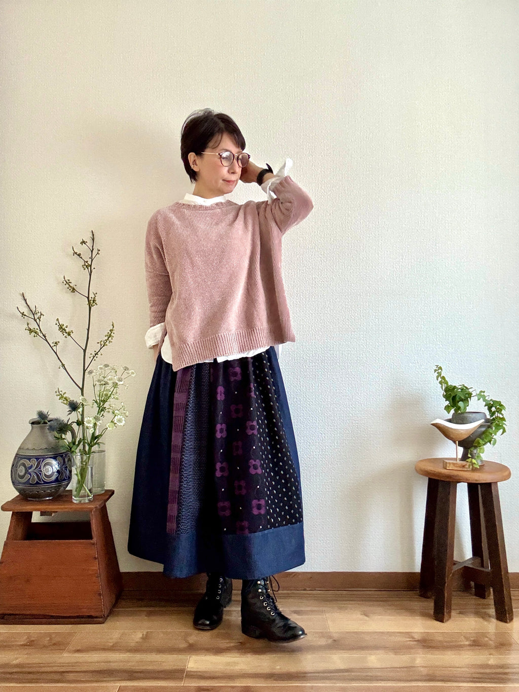 〈絣スカート〉風にゆれる赤紫の花