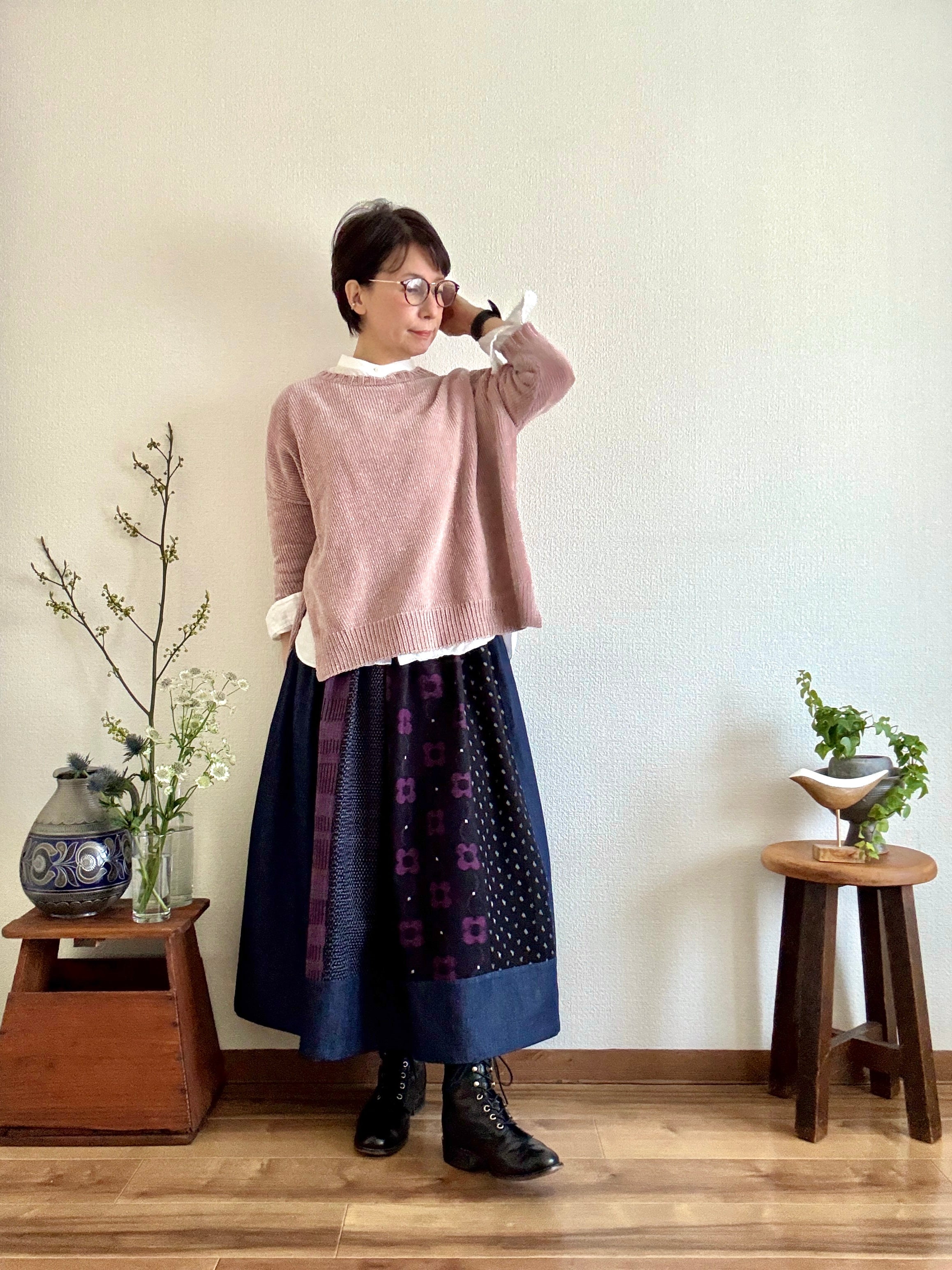 〈絣スカート〉風にゆれる赤紫の花